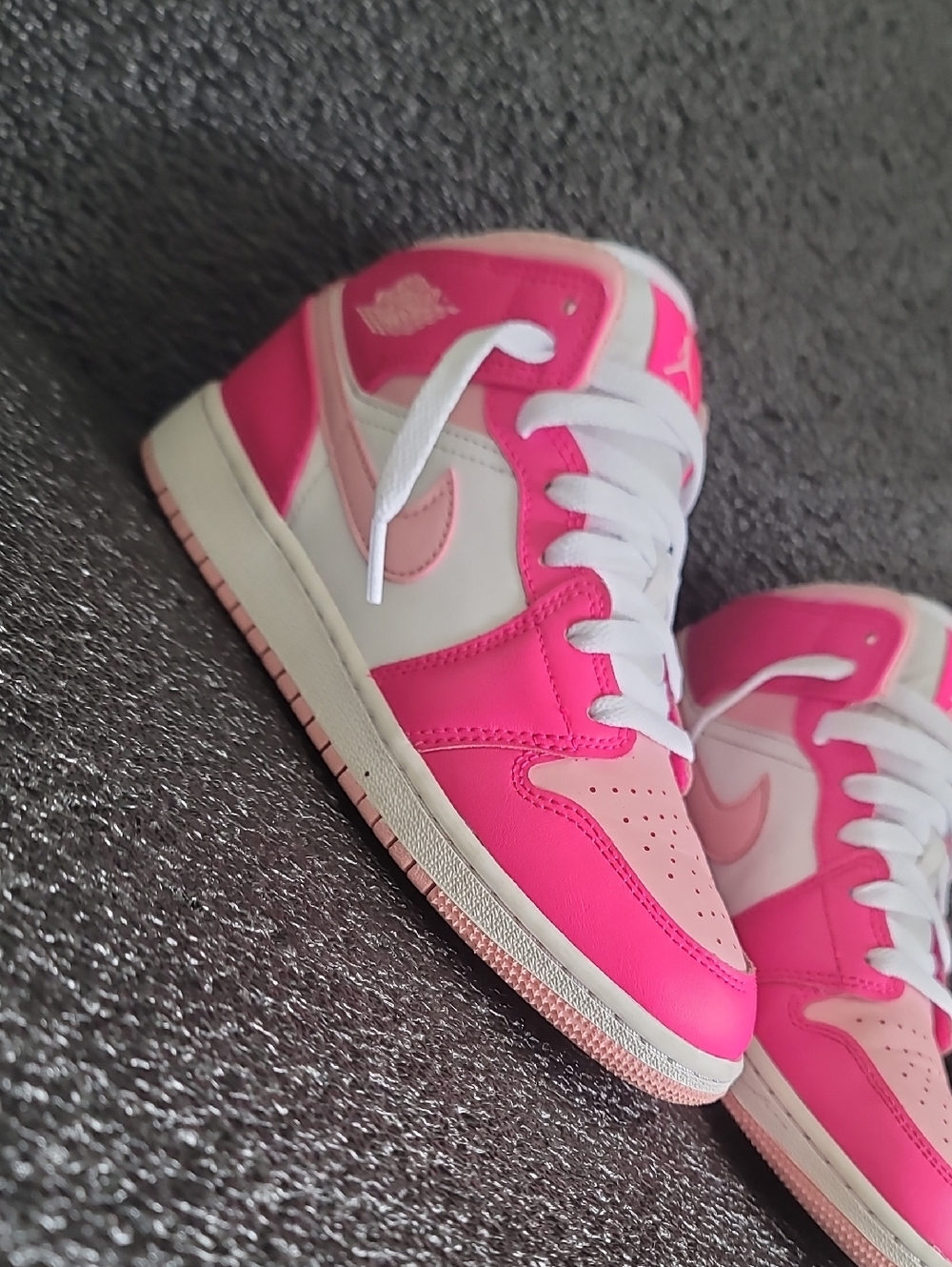 Nike Air Jordan 1 Mid "Fierce Pink" Wmns 5.5 - Picture 6 of 15